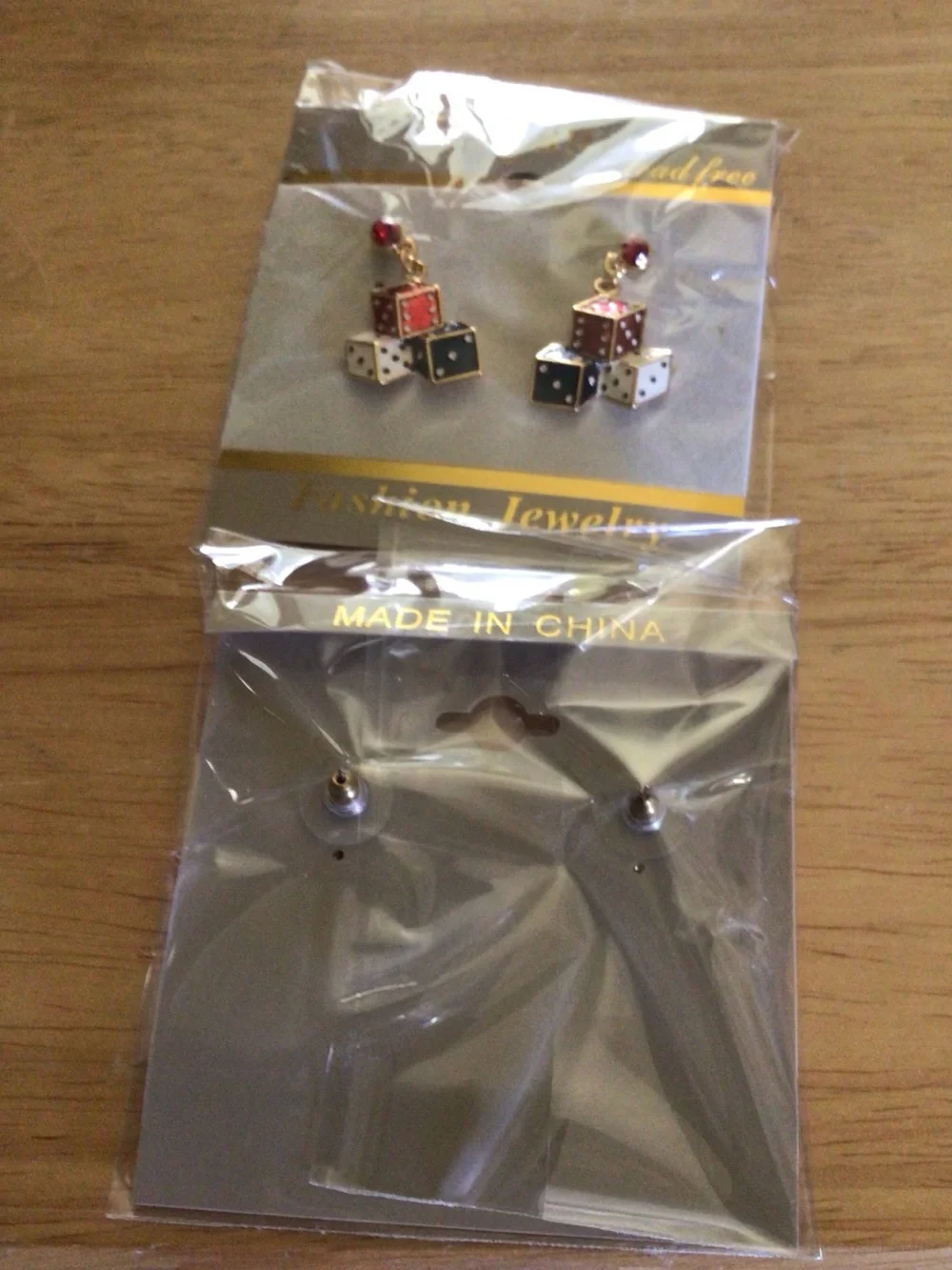 Elegante Red, Black & White Dice Drop Earrings - Fashion Jewelry